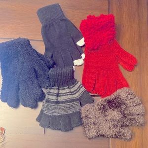 5 for $25.! Bundle of 5 gloves. Brown is small. Lots of love left.